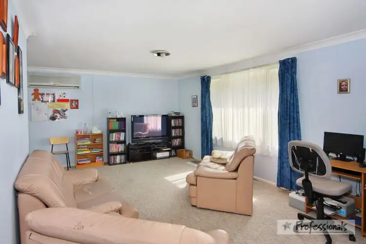 Third view of Homely house listing, 11 Hawthorne Close, Armidale NSW 2350