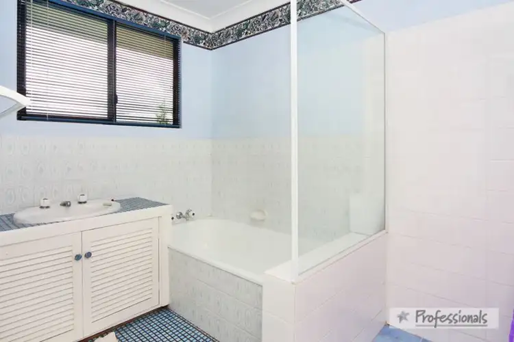 Fifth view of Homely house listing, 11 Hawthorne Close, Armidale NSW 2350