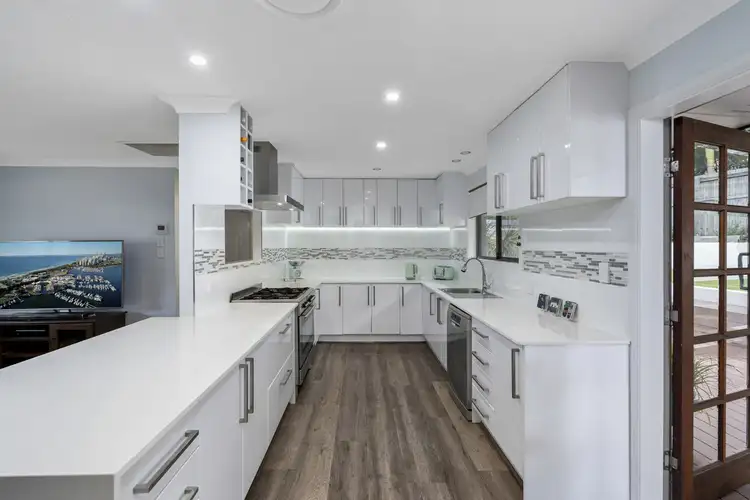 Third view of Homely house listing, 8 Aberdeen Court, Highland Park QLD 4211