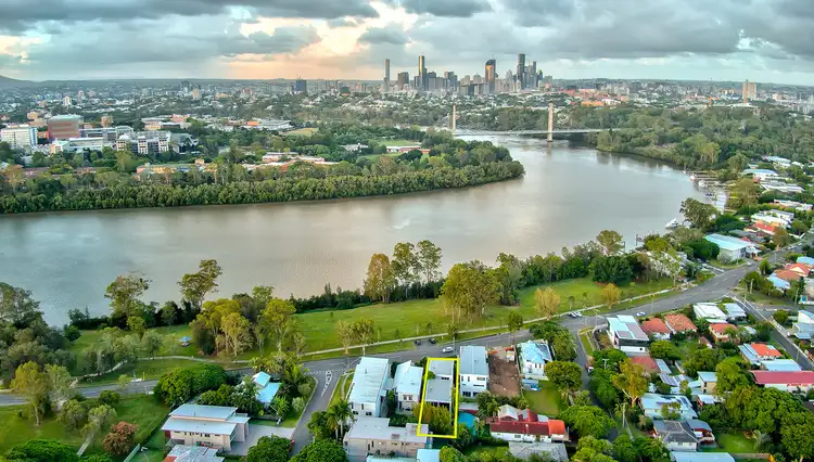 124 Brisbane Corso, Fairfield QLD 4103