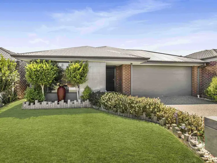 9 Cazaly Way, Cranbourne West VIC 3977