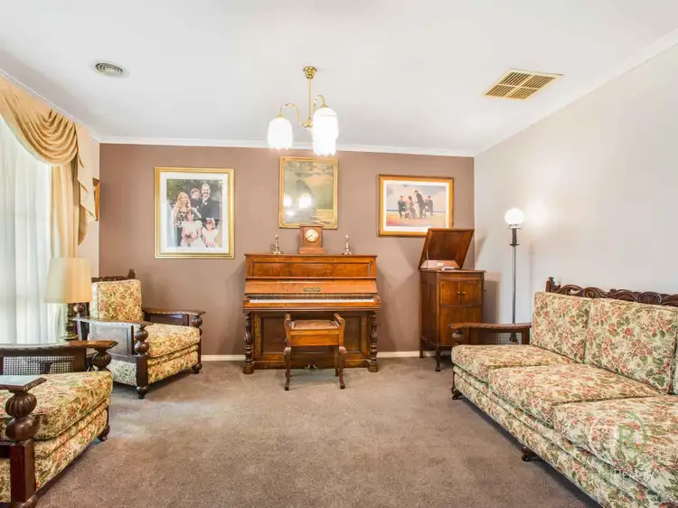 Fifth view of Homely house listing, 8 Blainroe Crescent, Cranbourne VIC 3977