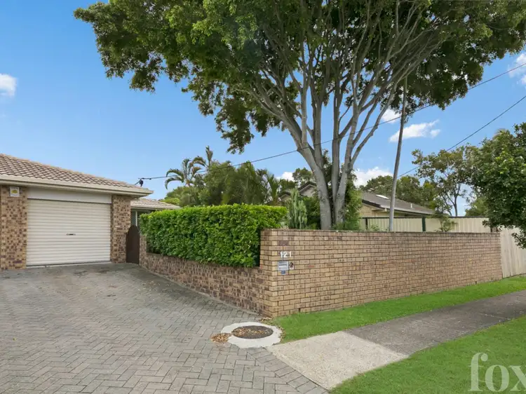 2/121 Government Road, Labrador QLD 4215