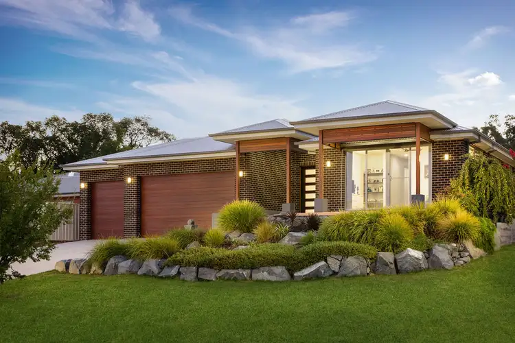 Second view of Homely house listing, 8 Fyfe Court, Wodonga VIC 3690