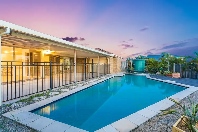 4 Fairy Place, Eatons Hill QLD 4037