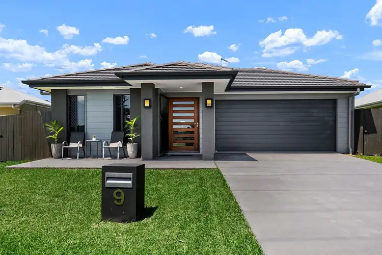 9 Oxbow Crescent