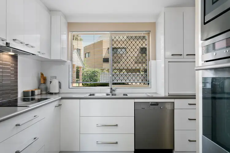 2/279 Mill Point Road, South Perth WA 6151