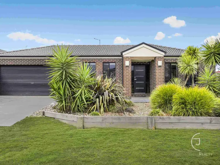 4 Caropepe Avenue, Pakenham VIC 3810