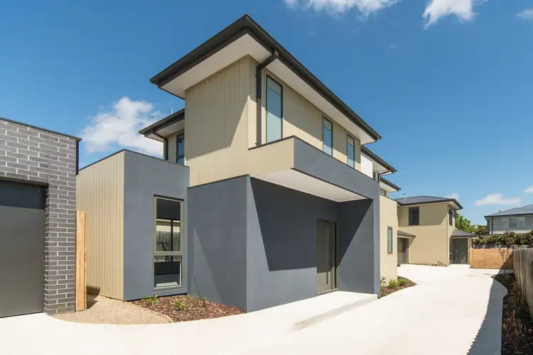 2/5 Melville Avenue, Frankston VIC 3199