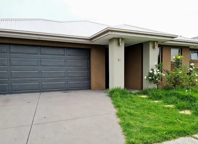 10 Heales Road, Cranbourne East VIC 3977