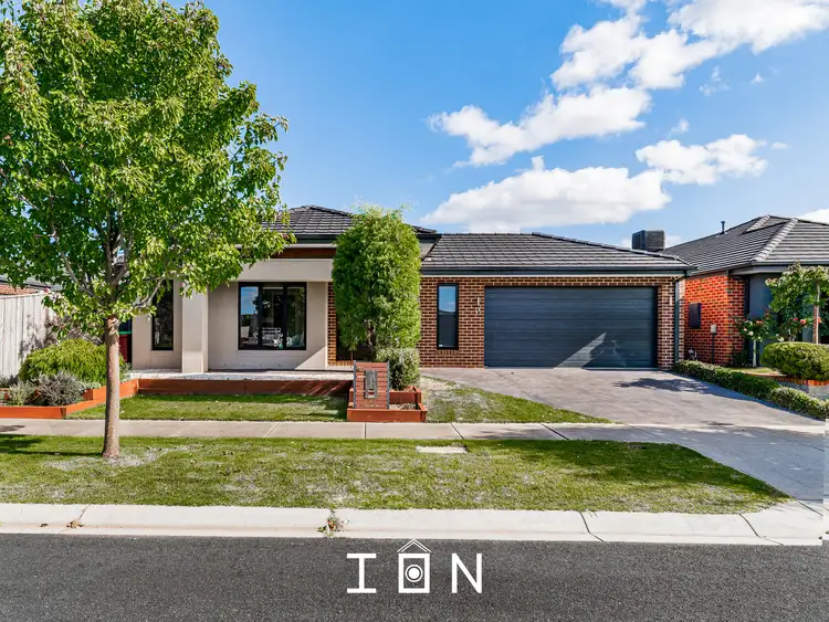 14 Queensberry Street, Cranbourne West VIC 3977