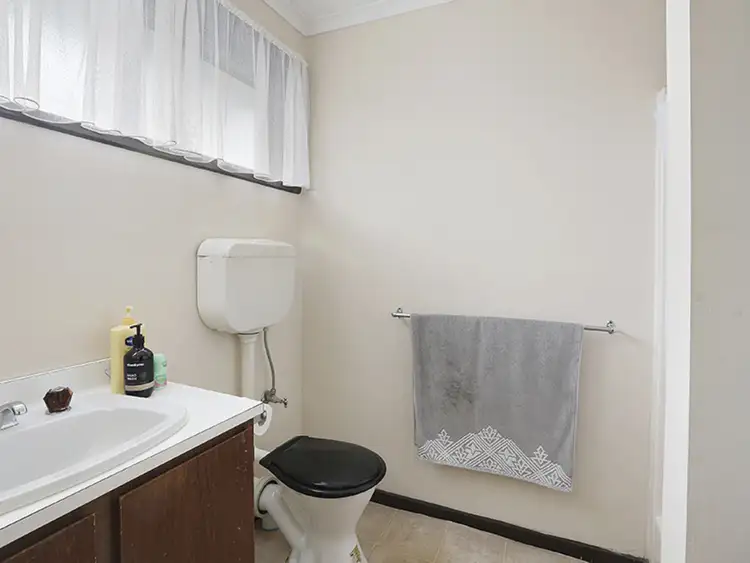 Fifth view of Homely unit listing, 4/232 - 234 Wilsons Road, Whittington VIC 3219