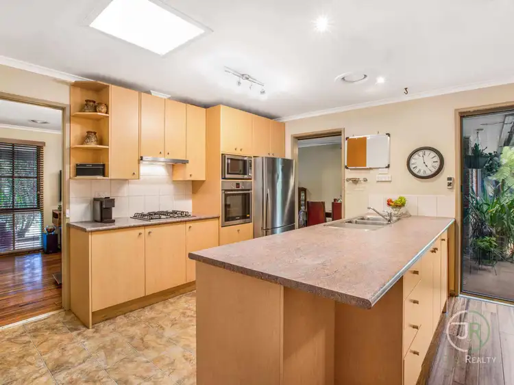 Second view of Homely house listing, 8 Sandpiper Place, Frankston VIC 3199