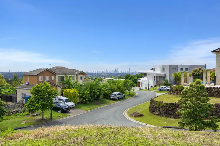 38 Tara Vista Boulevard, Highland Park QLD 4211
