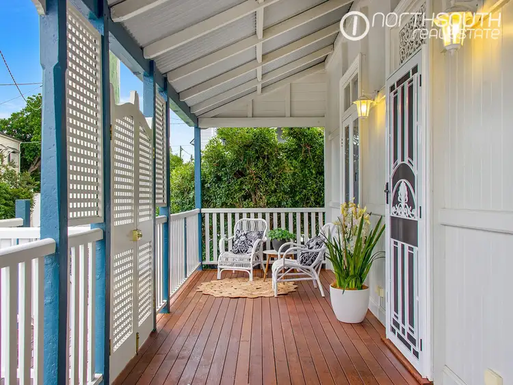 37 Mossgrove Street, Woolloongabba QLD 4102