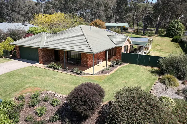 2 Simon Lane, Baranduda VIC 3691