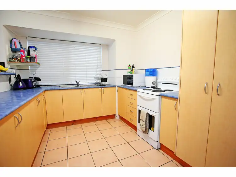 Fifth view of Homely unit listing, 2/10 Tuffley Street, West End QLD 4810