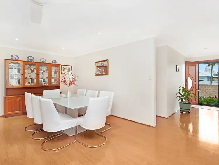 2 Gannet Street, Burleigh Waters QLD 4220