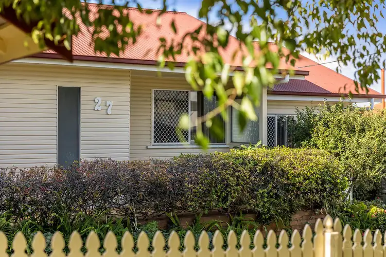 27 Cranley Street, South Toowoomba QLD 4350