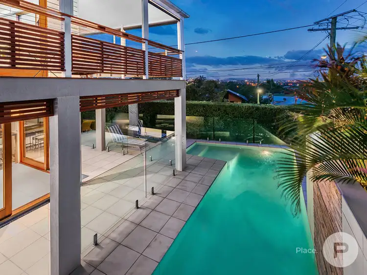 1 Power Street, Norman Park QLD 4170