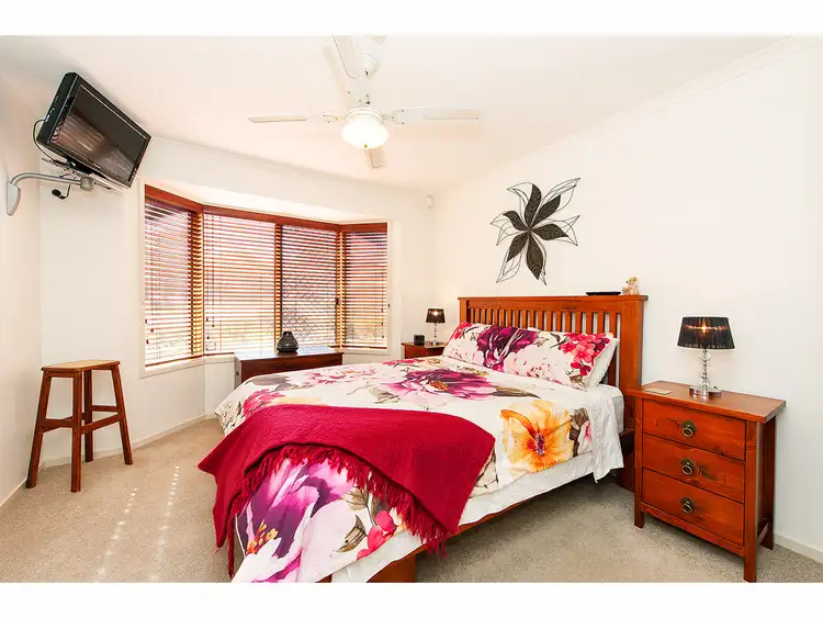 Fifth view of Homely house listing, 2 Alkira Court, Springdale Heights NSW 2641