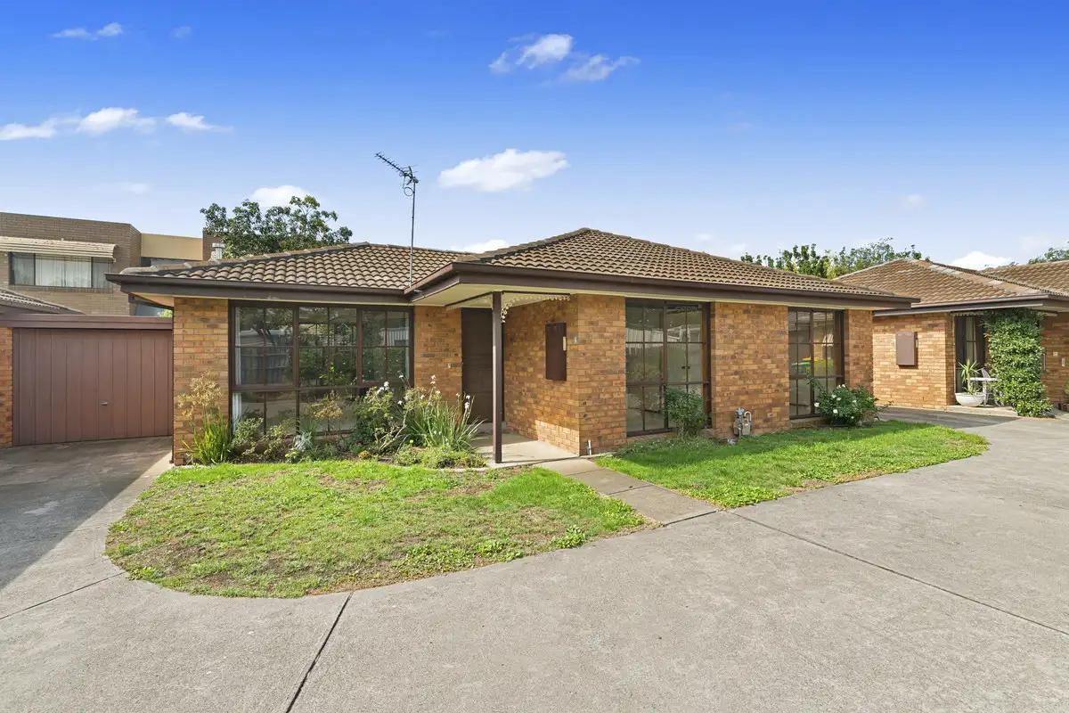 Main view of Homely unit listing, 2/16 Dundas Street, Sale VIC 3850