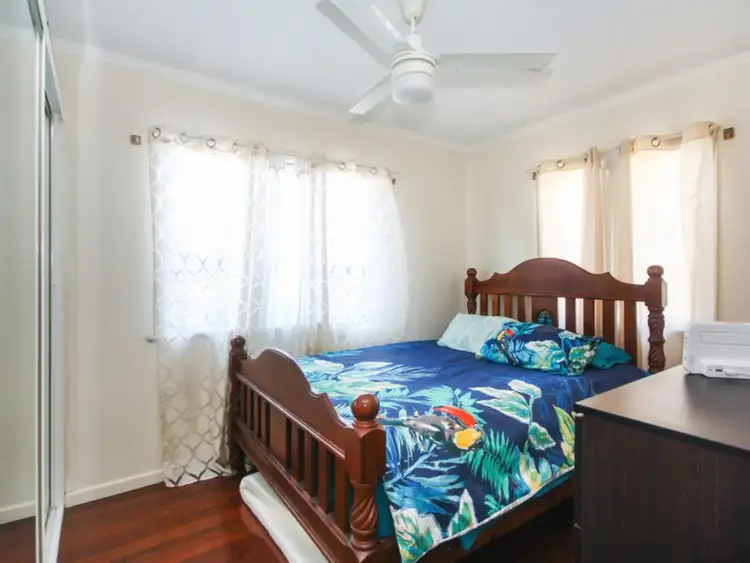 Fifth view of Homely semi-detached listing, Unit 1/5 Hill Parade, Clontarf QLD 4019