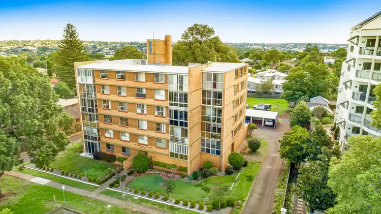 4/33-35 Tourist Road, East Toowoomba QLD 4350