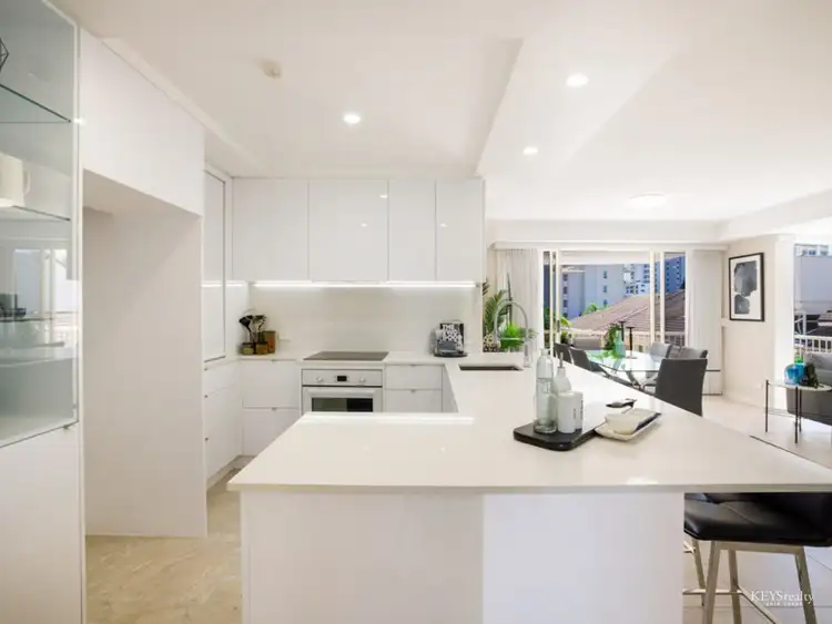 11/5-7 Cronin Avenue, Main Beach QLD 4217