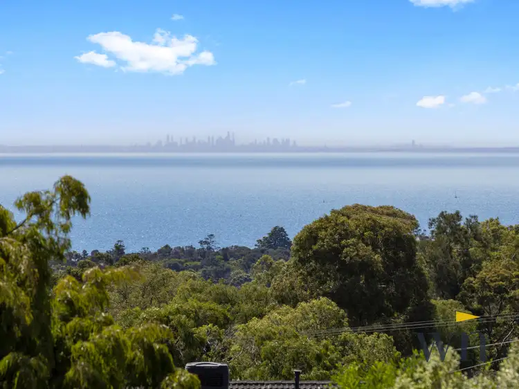 6 Sherwood Crescent, Mount Martha VIC 3934