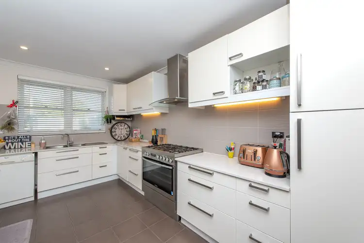 4 Delcomyn Place, Craigie WA 6025