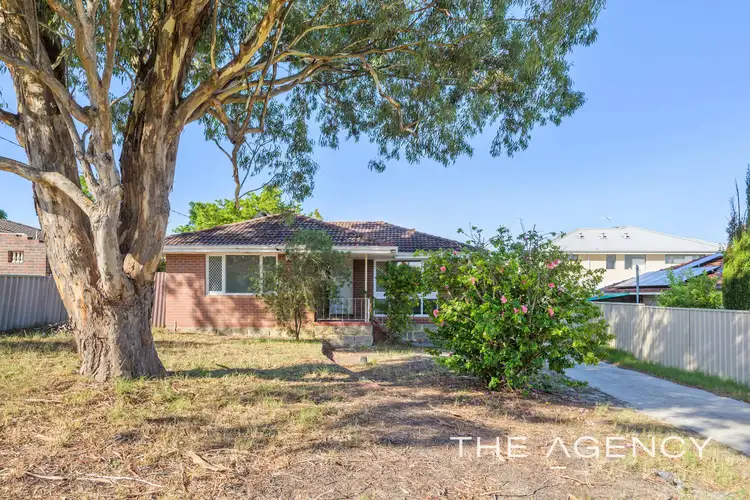 10 Rochford Way, Girrawheen WA 6064