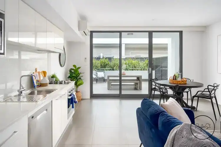 Main view of Homely studio listing, 105/274 Darby Street, Cooks Hill NSW 2300