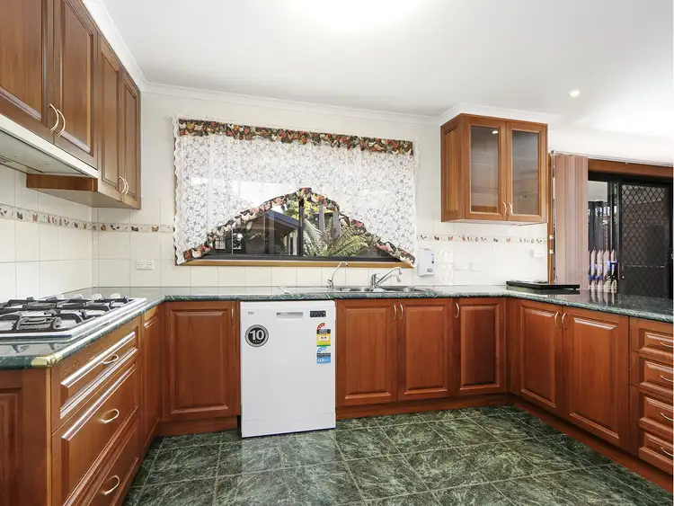 Fifth view of Homely house listing, 9 Nest Crt, Sale VIC 3850