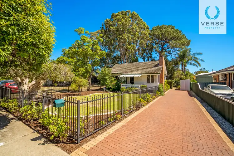 26 Barnsley Street, Queens Park WA 6107