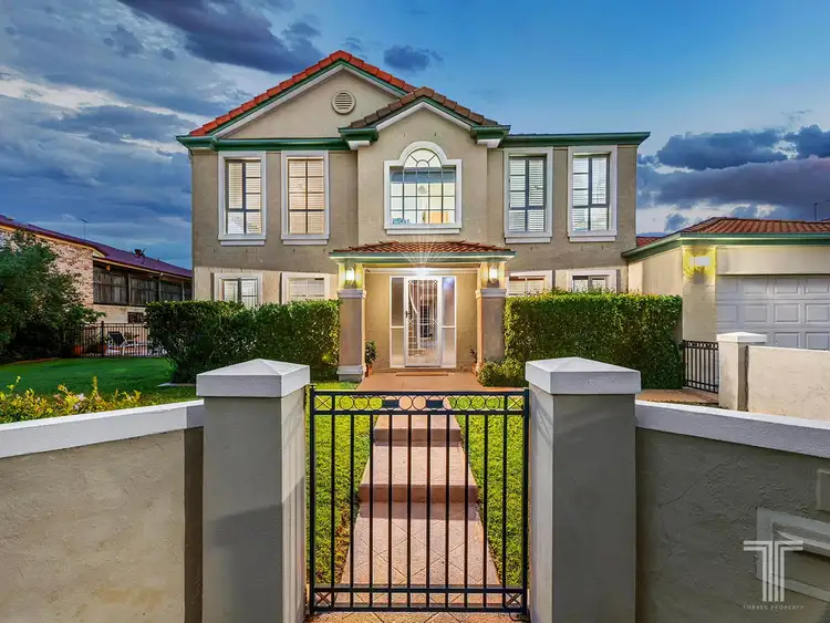 11 Narrabeen Crescent, Carindale QLD 4152