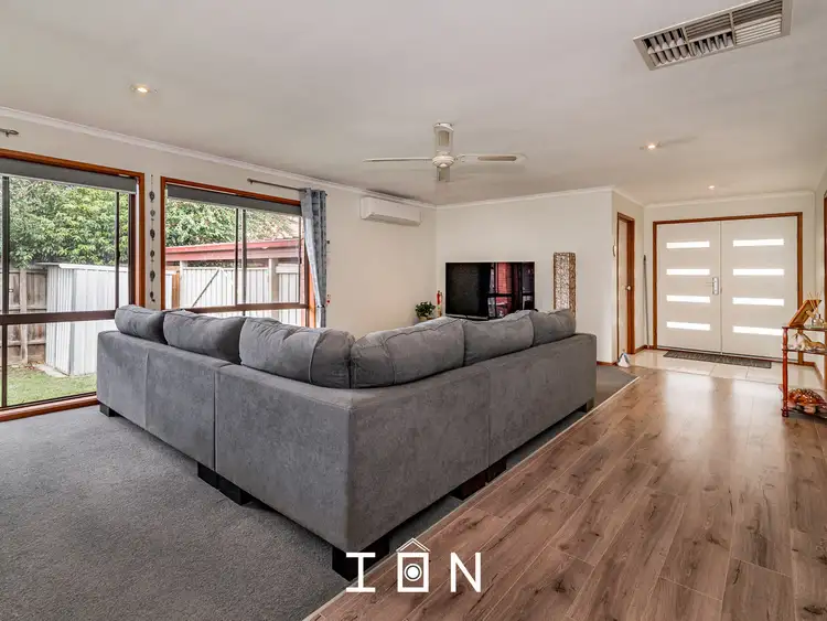 Second view of Homely house listing, 6 Falcon Court, Carrum Downs VIC 3201