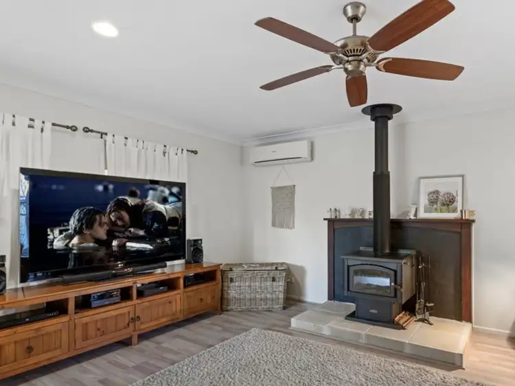 Fifth view of Homely house listing, 2 Lenna Court, Mount Warren Park QLD 4207