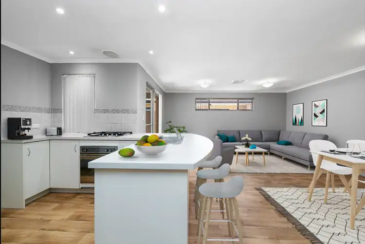 2/32 Barnsley Street, Queens Park WA 6107