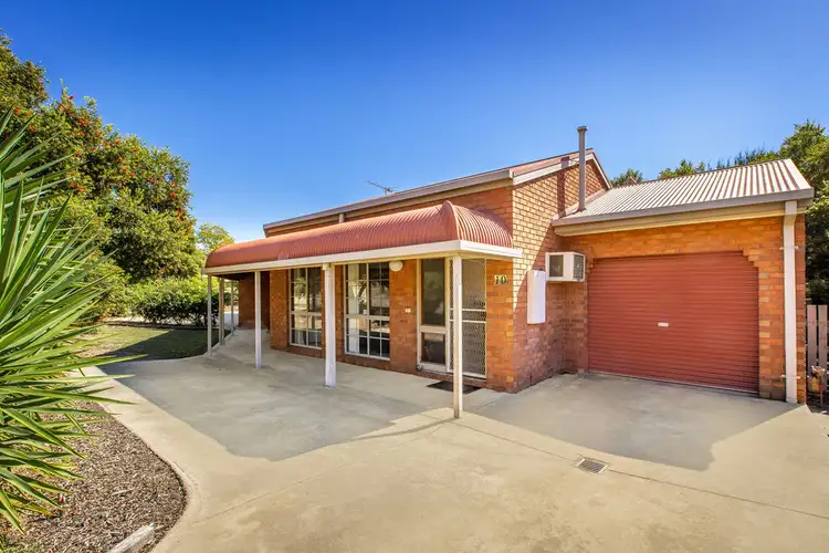 Main view of Homely unit listing, 2/10 Chifley Street, Wodonga VIC 3690