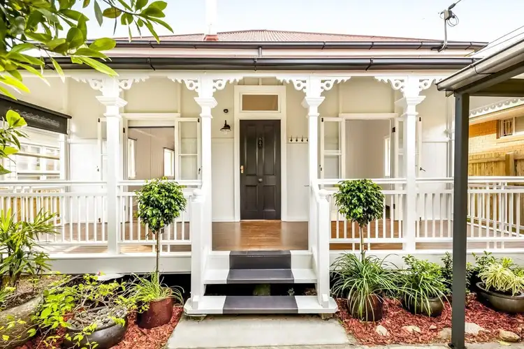 29 Chapman Street, Chapel Hill QLD 4069