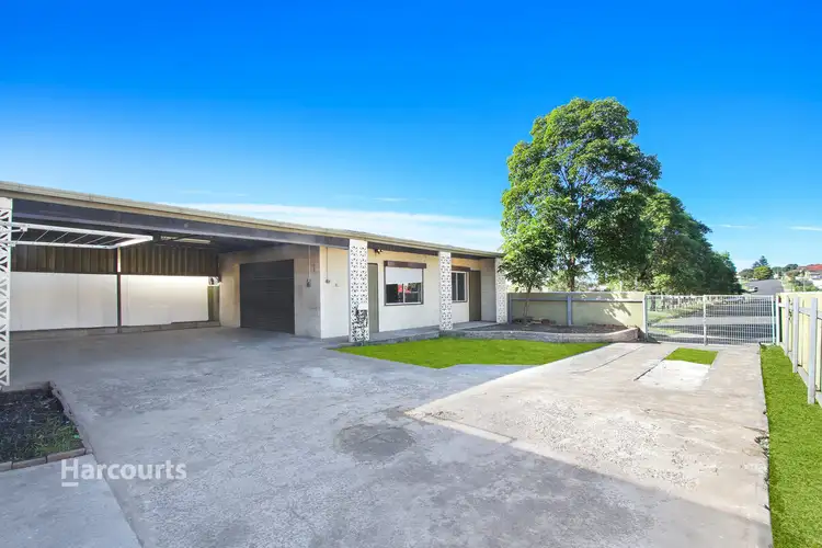 39 Barina Avenue, Lake Heights NSW 2502