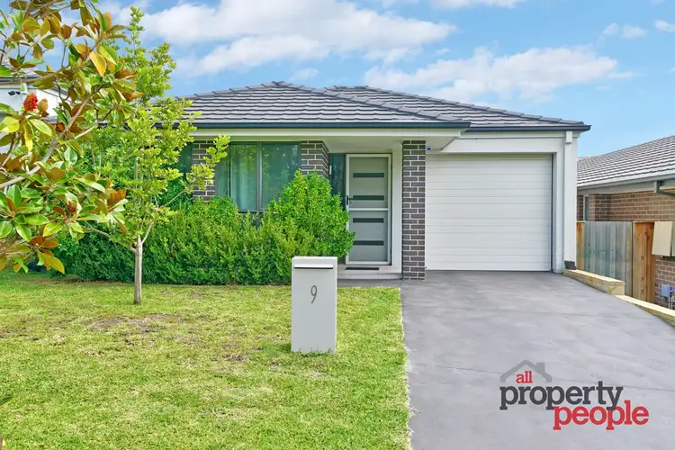 9 Rolla Road, Glenfield NSW 2167