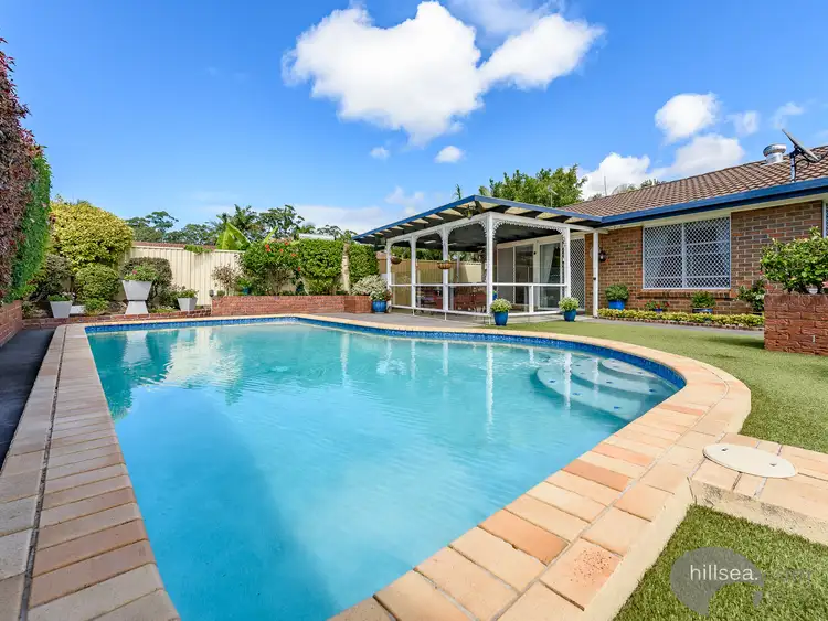 1/4 Warrie Close, Paradise Point QLD 4216