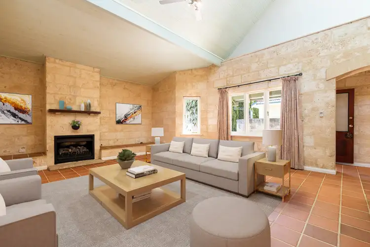 16A Lambert Street, Alfred Cove WA 6154