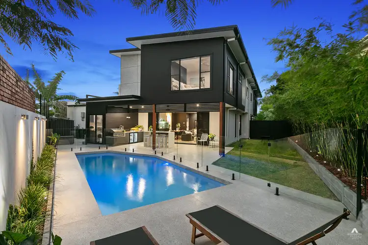 Residence Two/3 Echuca Court, Warana QLD 4575