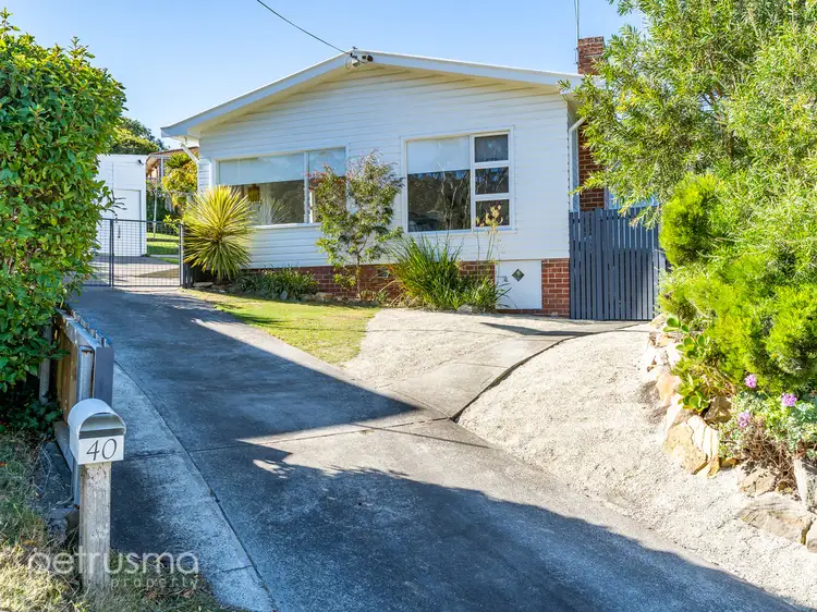 40 Gordons Hill Road, Lindisfarne TAS 7015