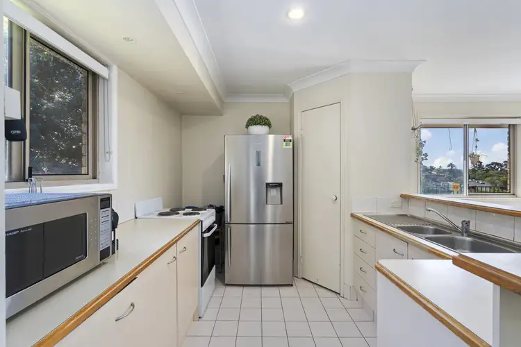 Fifth view of Homely house listing, 2/100 Explorers Way, Highland Park QLD 4211
