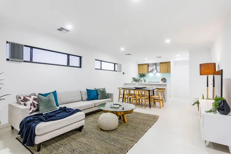 10 Pine Valley Pass, Connolly WA 6027