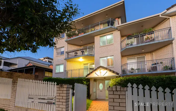 Main view of Homely unit listing, 2/42 Whytecliffe Street, Albion QLD 4010